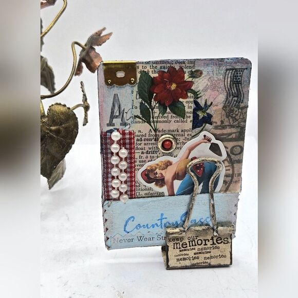 "5/$25" Pin Up Girl Summertime Artist Trading Card ATC W/Altered Holding Clip - Picture 1 of 10